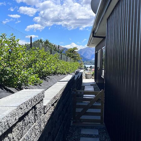 Lake Views - New Apartment With Room To Relax Wanaka Exterior foto