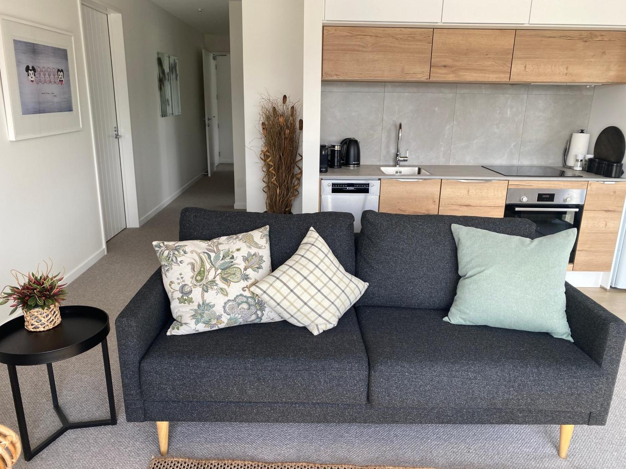 Lake Views - New Apartment With Room To Relax Wanaka Exterior foto